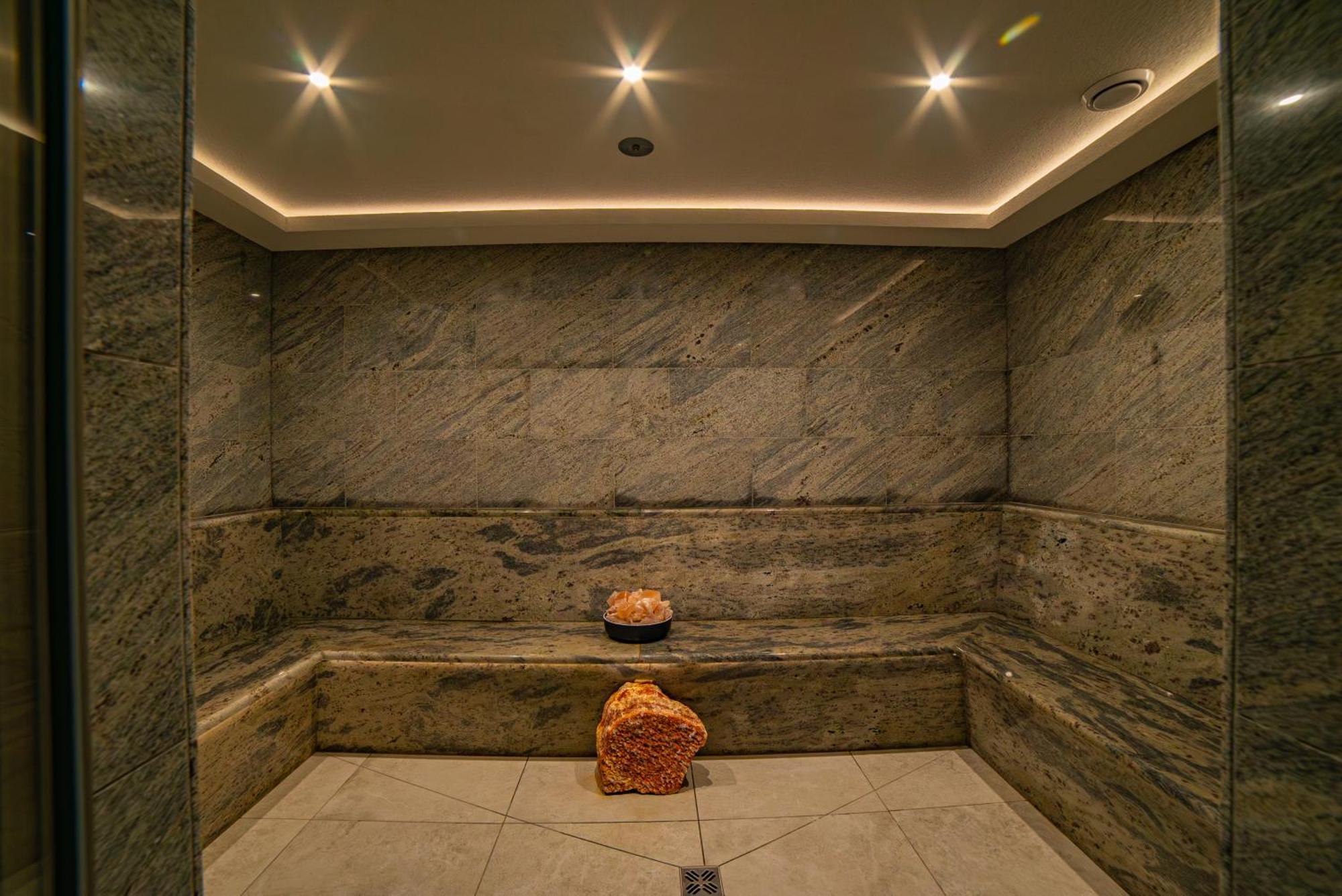 Rezidencia Opera Apartment Turcianske Teplice Luaran gambar